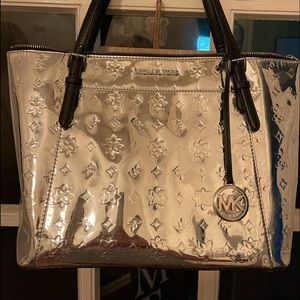 Michael Kors Zippered tote
